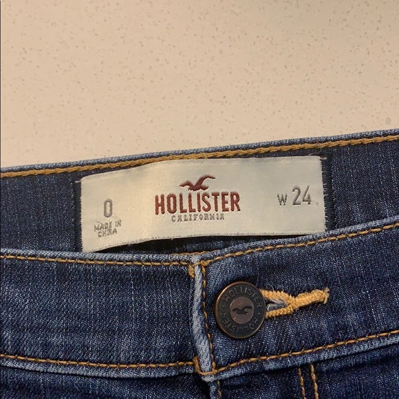 Medium-wash Cutoff Jean Shorts - Picture 5 of 5